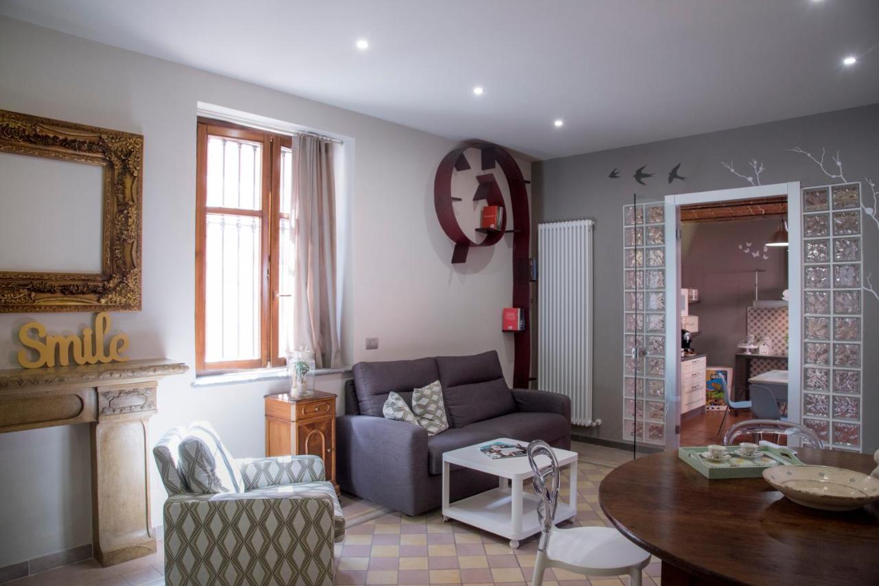 Montegrosso dʼAsti Appartamento Vacanze / Holiday Flat Farfalle&Rossobarbera מראה חיצוני תמונה