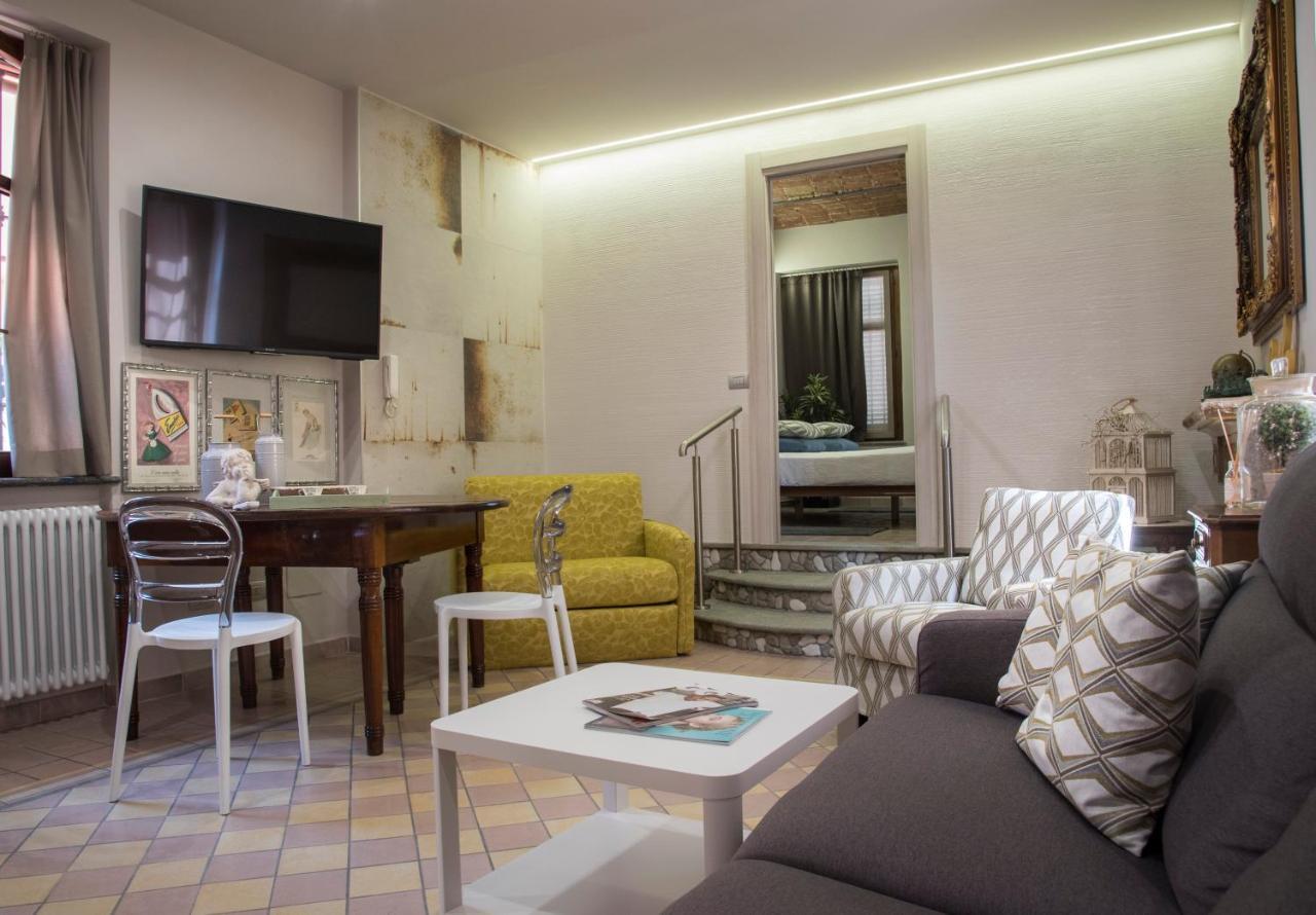Montegrosso dʼAsti Appartamento Vacanze / Holiday Flat Farfalle&Rossobarbera מראה חיצוני תמונה